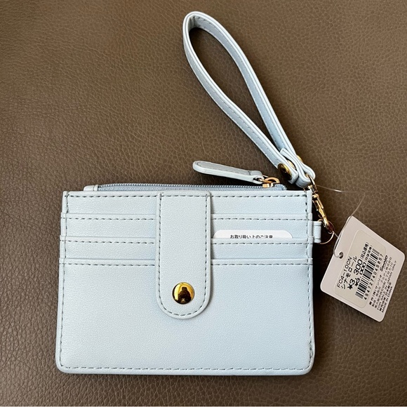 BNWT Japan Sanrio Cinnamoroll Zippered Coin and Card Holder Wristlet - Picture 6 of 7